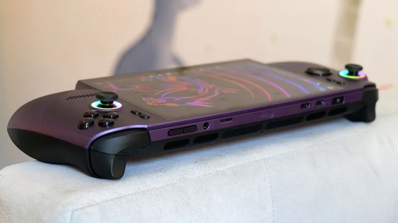The MSI Claw 8 EX AI+ ports