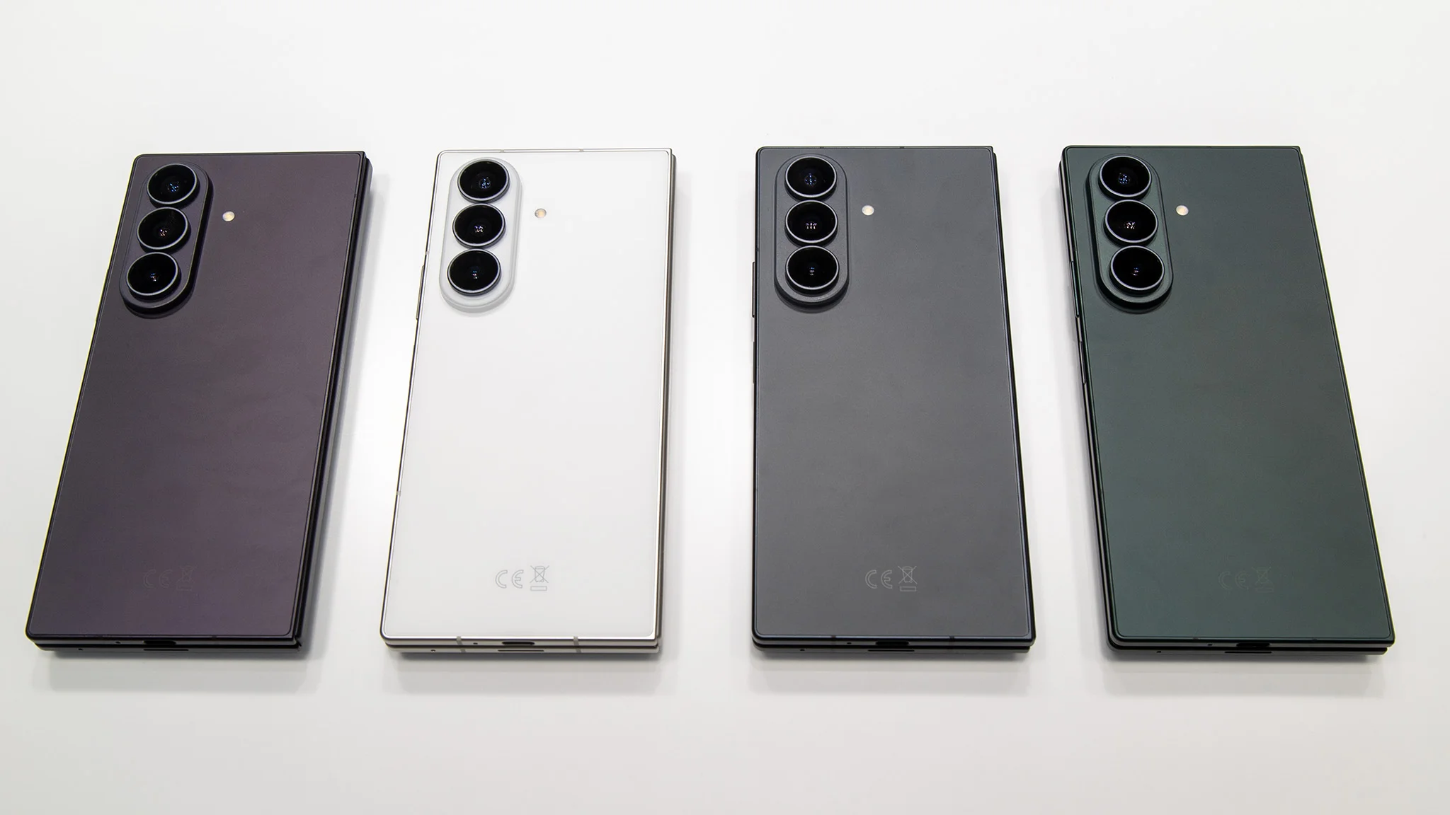 Hands-on with all the Samsung Galaxy Z Fold 8 colors