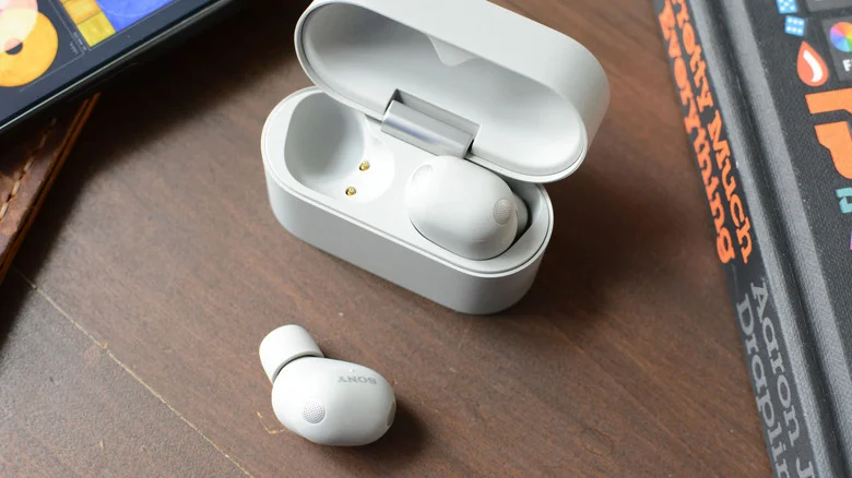 Sony WF-1000XM6 earbuds.