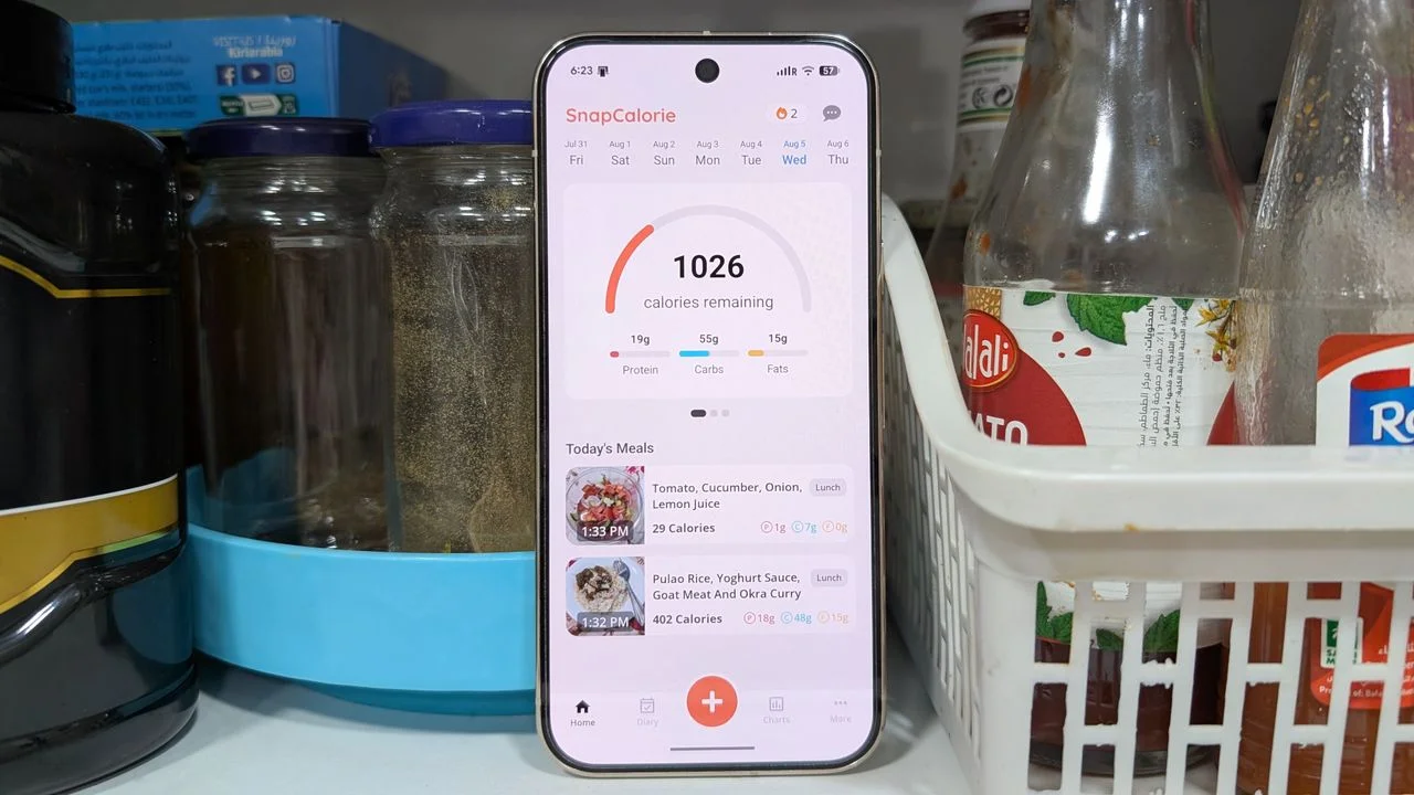 I let two AI apps track every bite I ate for three days straight to help me count calories and get back into shape. Here's the most accurate one