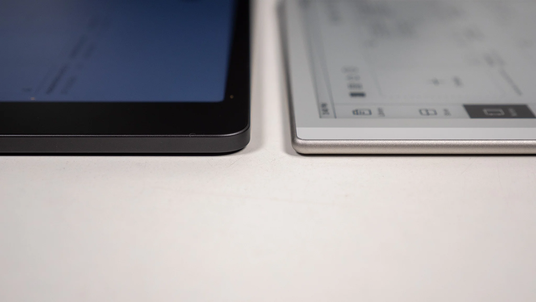 Comparing the thickness and corner ergonomics between the Boox Go 10.3 Gen II and the TCL Note A1 NXTPAPER