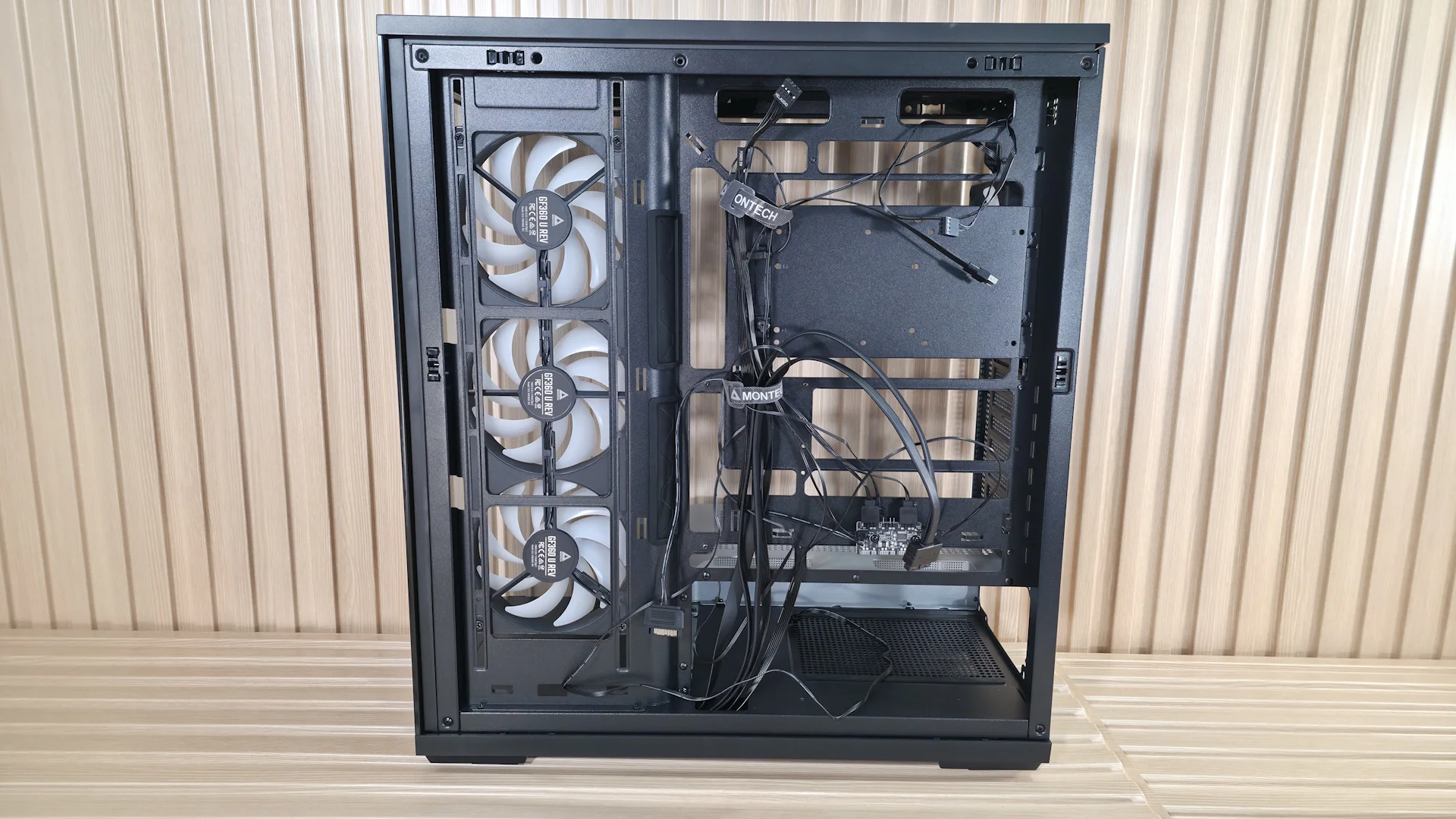 Montech TG3 - internal