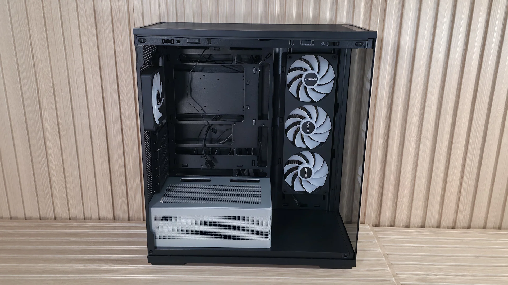 Montech TG3 - internal