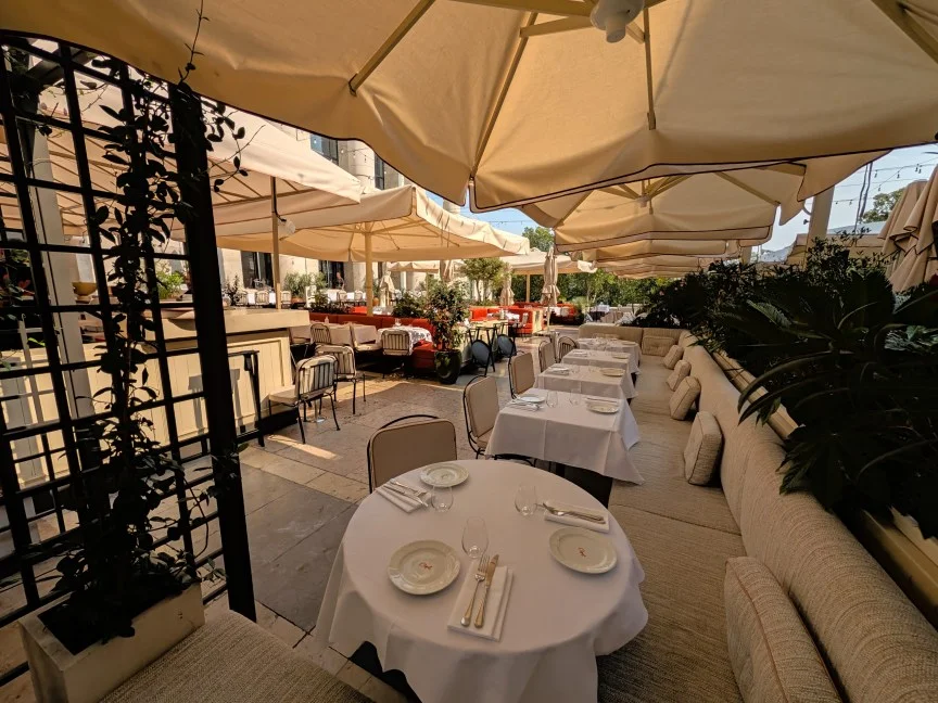 Image of an outdoor restaurant