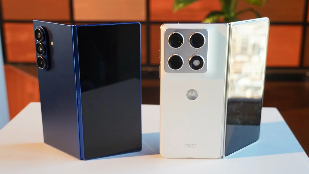 Samsung Galaxy Z Fold 8 Takes on Motorola Razr Fold in the Foldable Phone Arena
