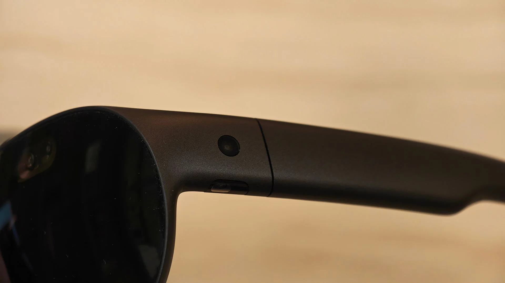 A hands-on look at Meta VR Glasses