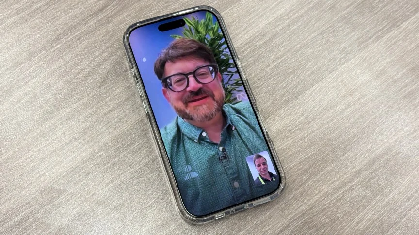 A virtual Scott Stein on a phone screen showing Meta's new Hologram avatars